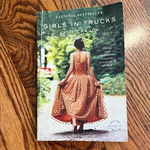 Book NATIONAL BESTSELLER GIRLS IN TRUCKS
KATIE CROUCH